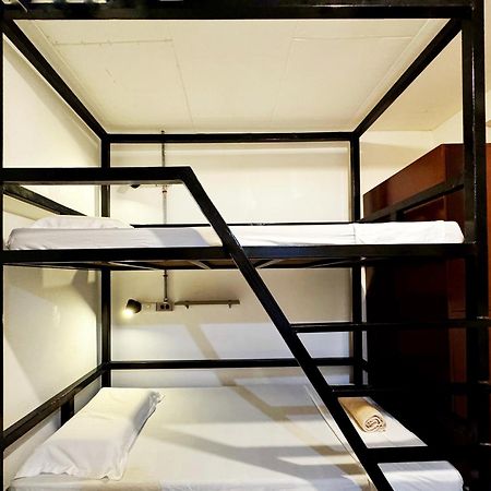 Ocean Breeze Hostel By Daily Sweet Moalboal Buitenkant foto