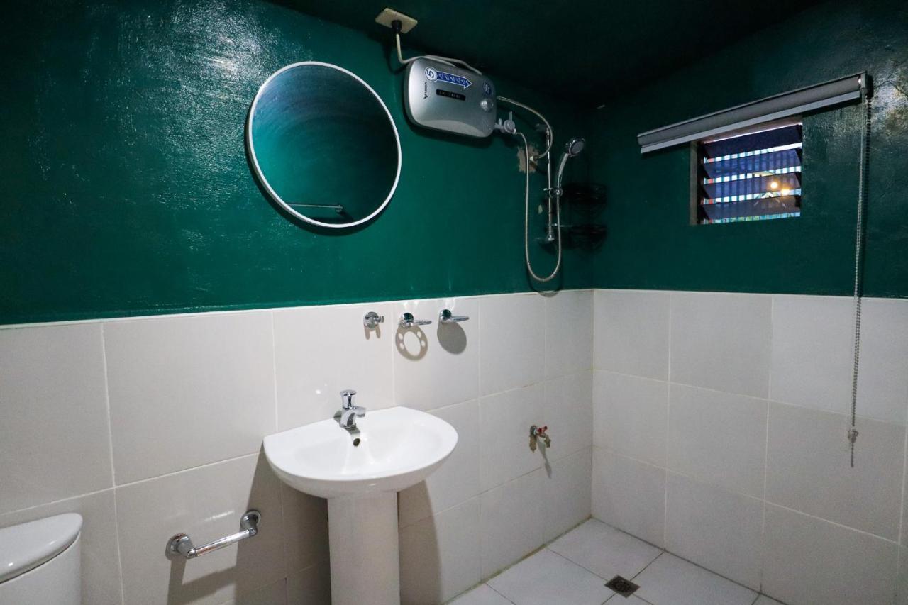 Ocean Breeze Hostel By Daily Sweet Moalboal Buitenkant foto