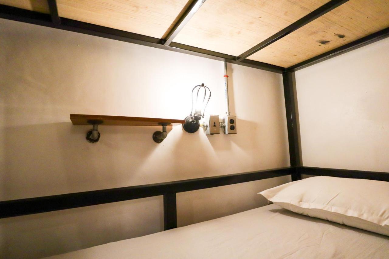 Ocean Breeze Hostel By Daily Sweet Moalboal Buitenkant foto