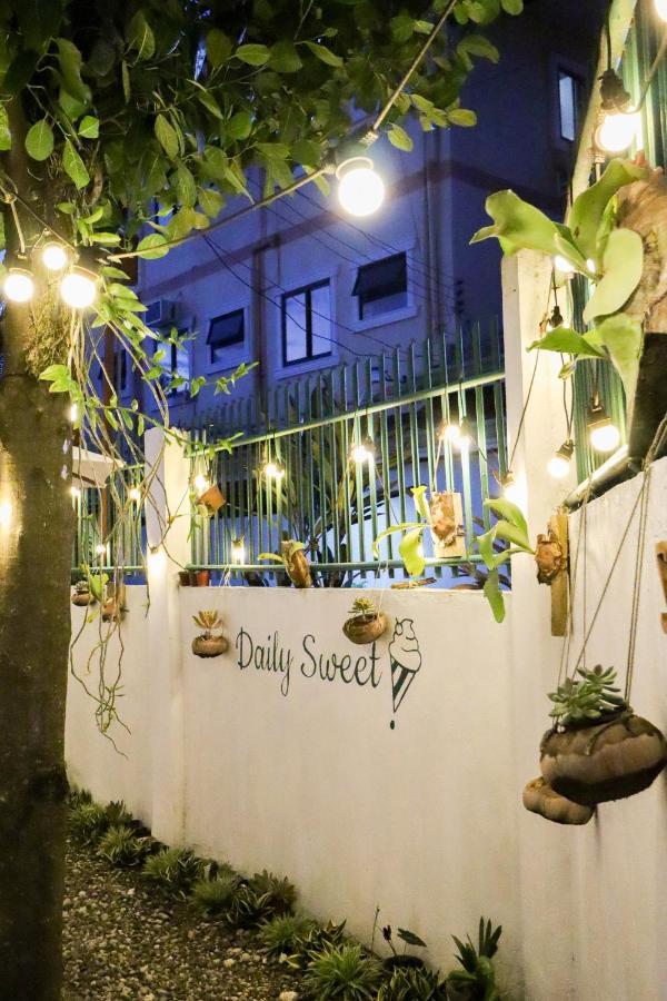 Ocean Breeze Hostel By Daily Sweet Moalboal Buitenkant foto