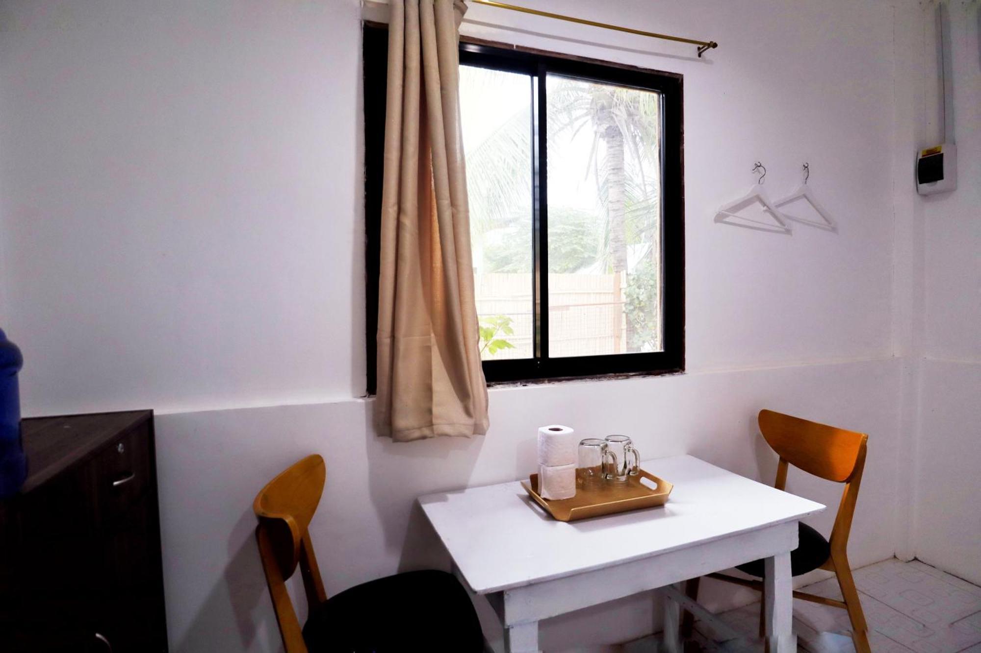 Ocean Breeze Hostel By Daily Sweet Moalboal Buitenkant foto