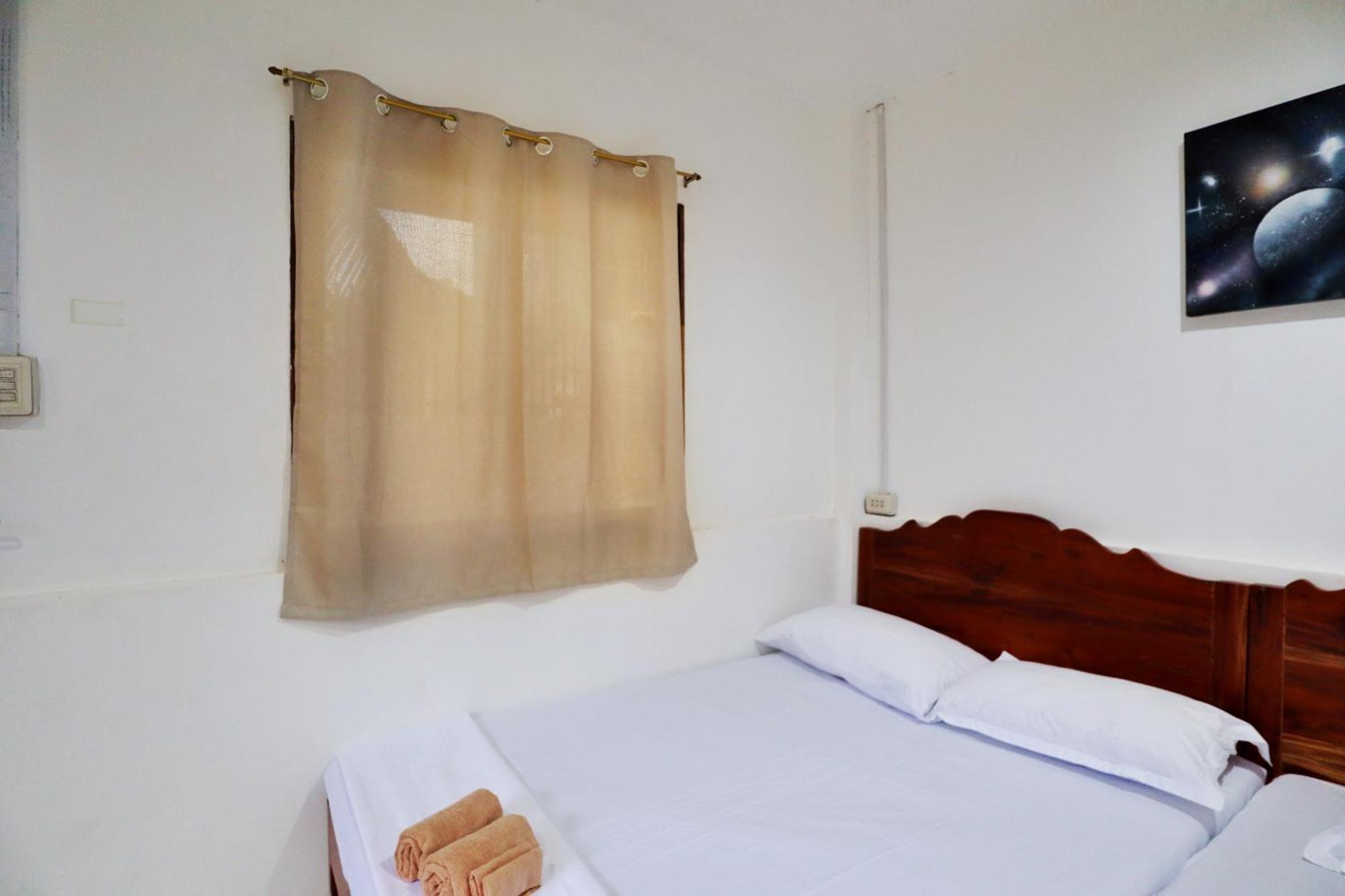 Ocean Breeze Hostel By Daily Sweet Moalboal Buitenkant foto