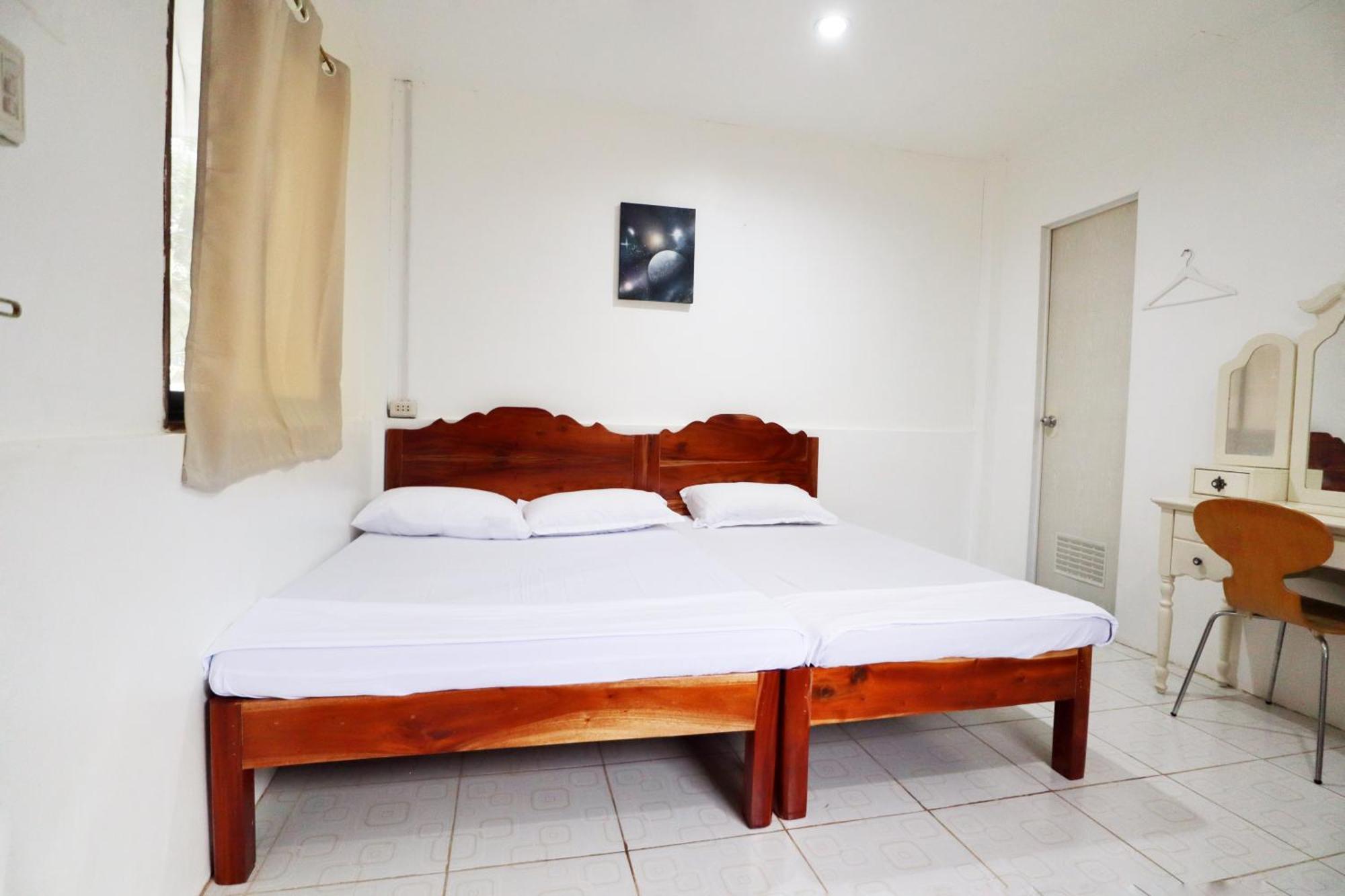 Ocean Breeze Hostel By Daily Sweet Moalboal Buitenkant foto
